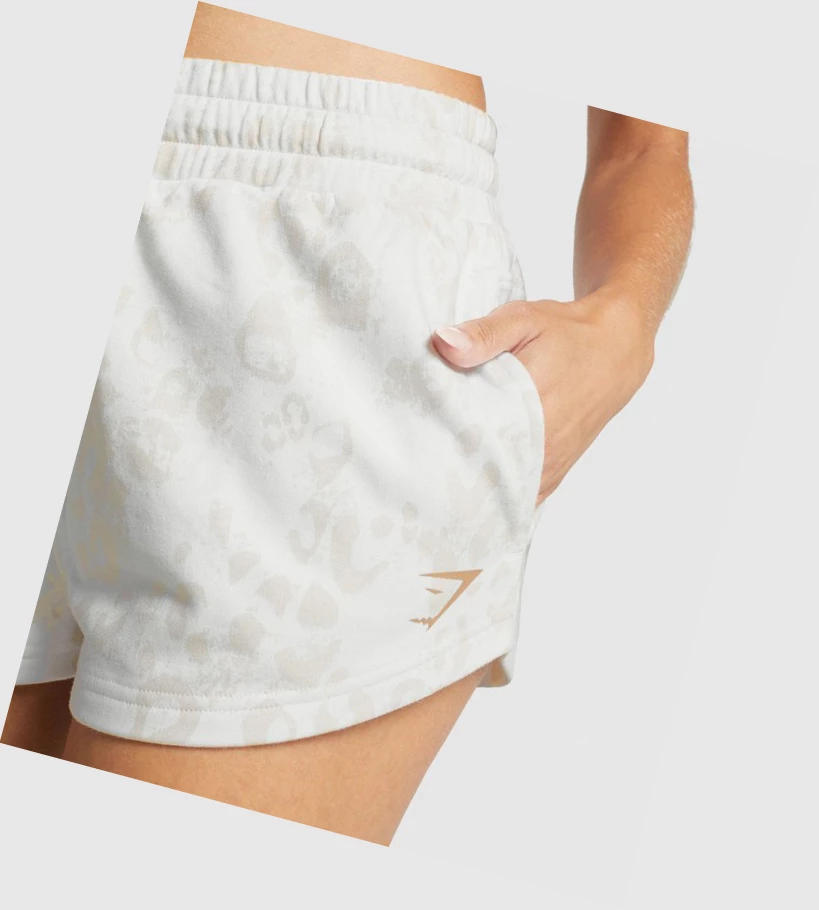 Bermudas Gymshark Animal Estampados Mujer Blancos Creme | QTSGXZD-30