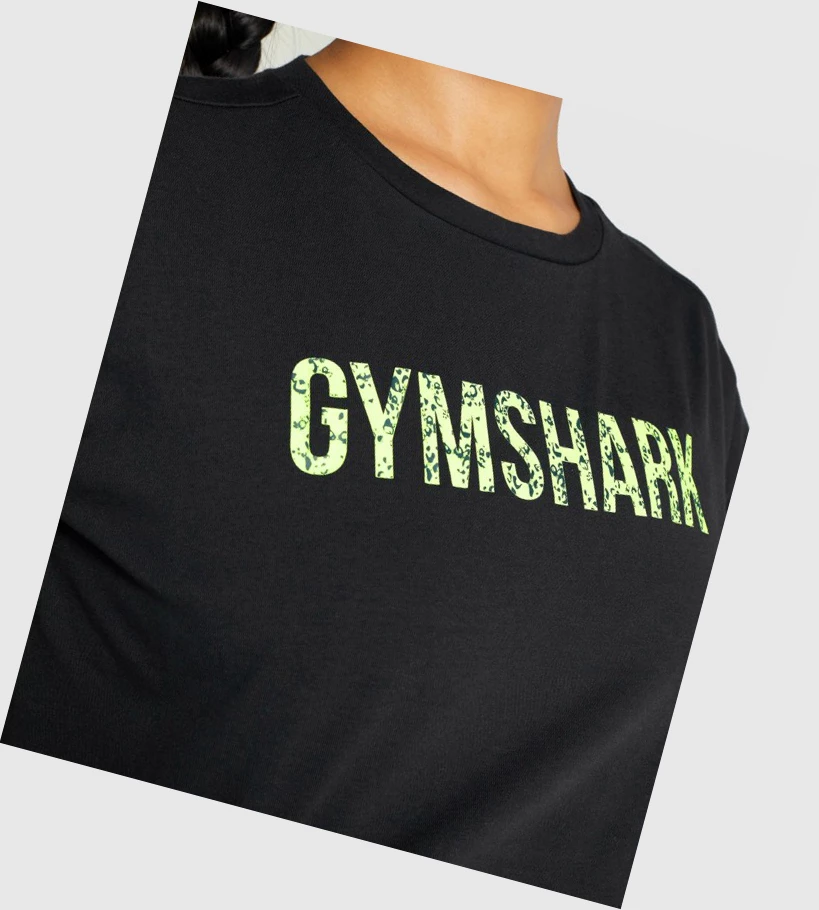 Camiseta Gymshark Animal Estampados Infill Crop Mujer Negros | ICBWFSX-62